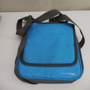 Nintendo DS Blue Carrying Storage Case With Shoulder Strap Holds 20 Games.